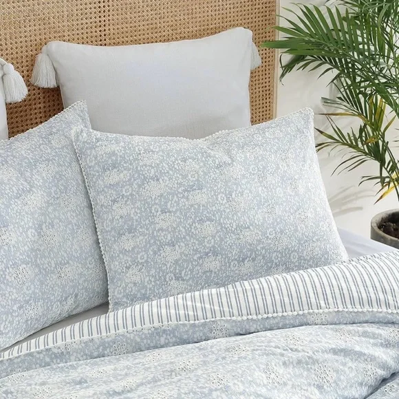 Peri Home Ikat Eyelet Duvet Set Queen - Picture 2 of 10